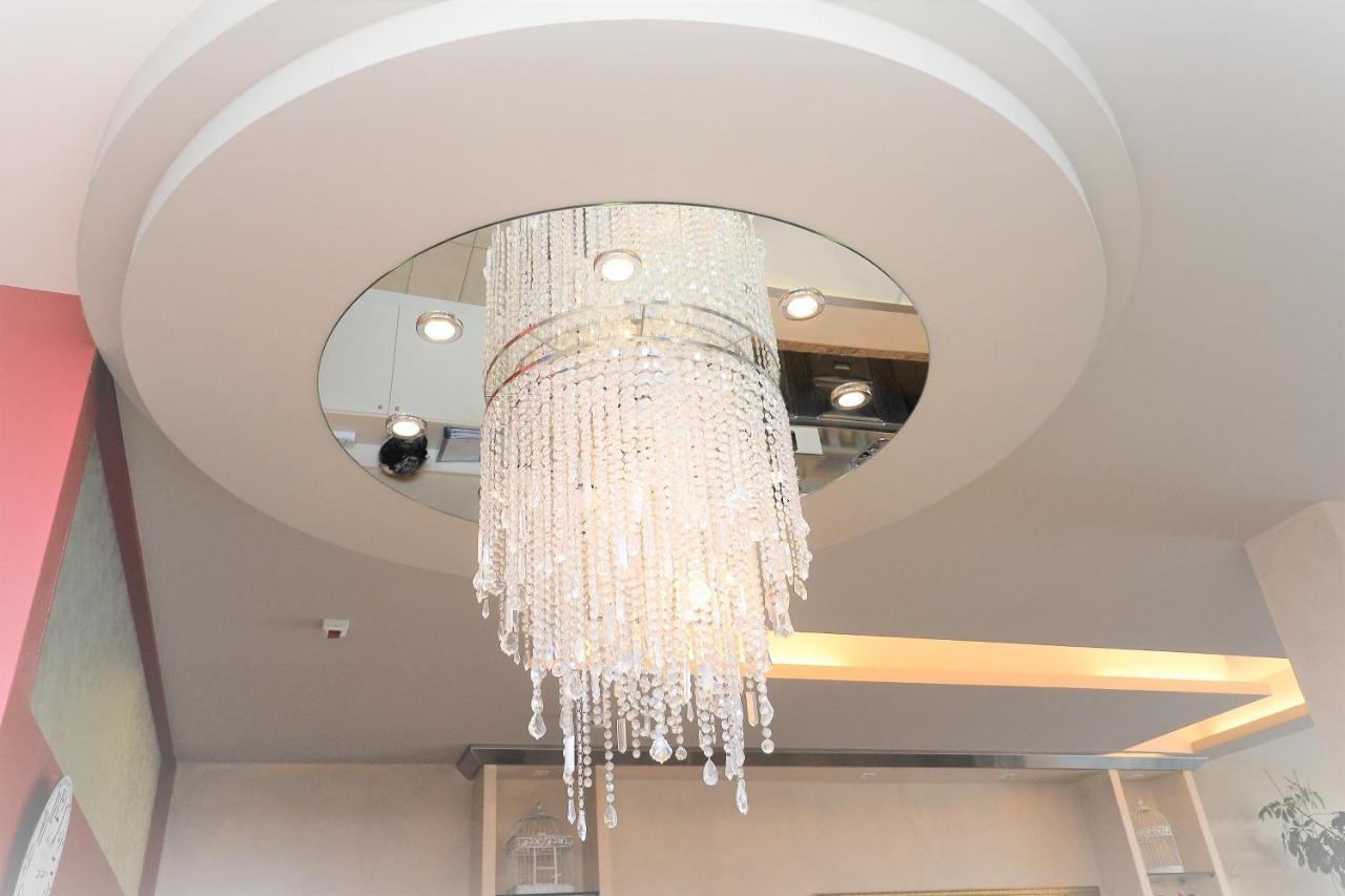 Hotel Cosmopol تْشيزيناتيكو المظهر الخارجي الصورة